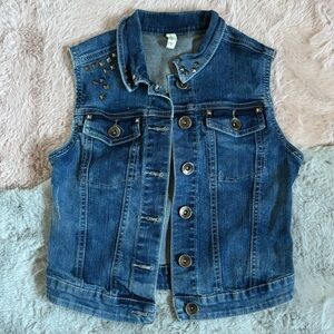 Instant vintage studded denim vest
